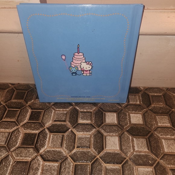 Hello Kitty Papier Mache Activity Book - Picture 2 of 3